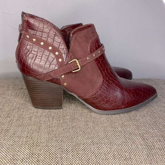 Bella Vita ankle booties, size 8 1/2N. - Picture 2 of 13